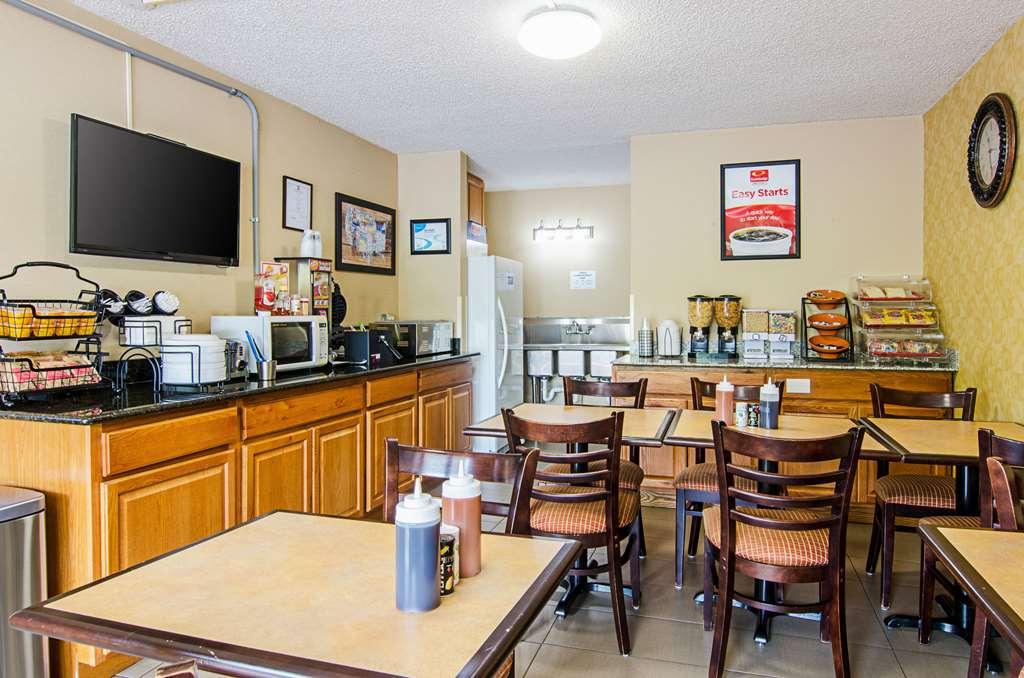 Econo Lodge Lynchburg Restoran gambar