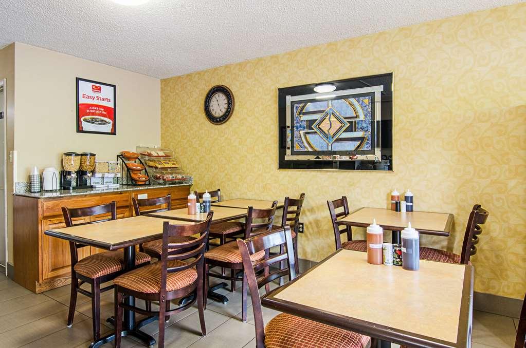 Econo Lodge Lynchburg Restoran gambar